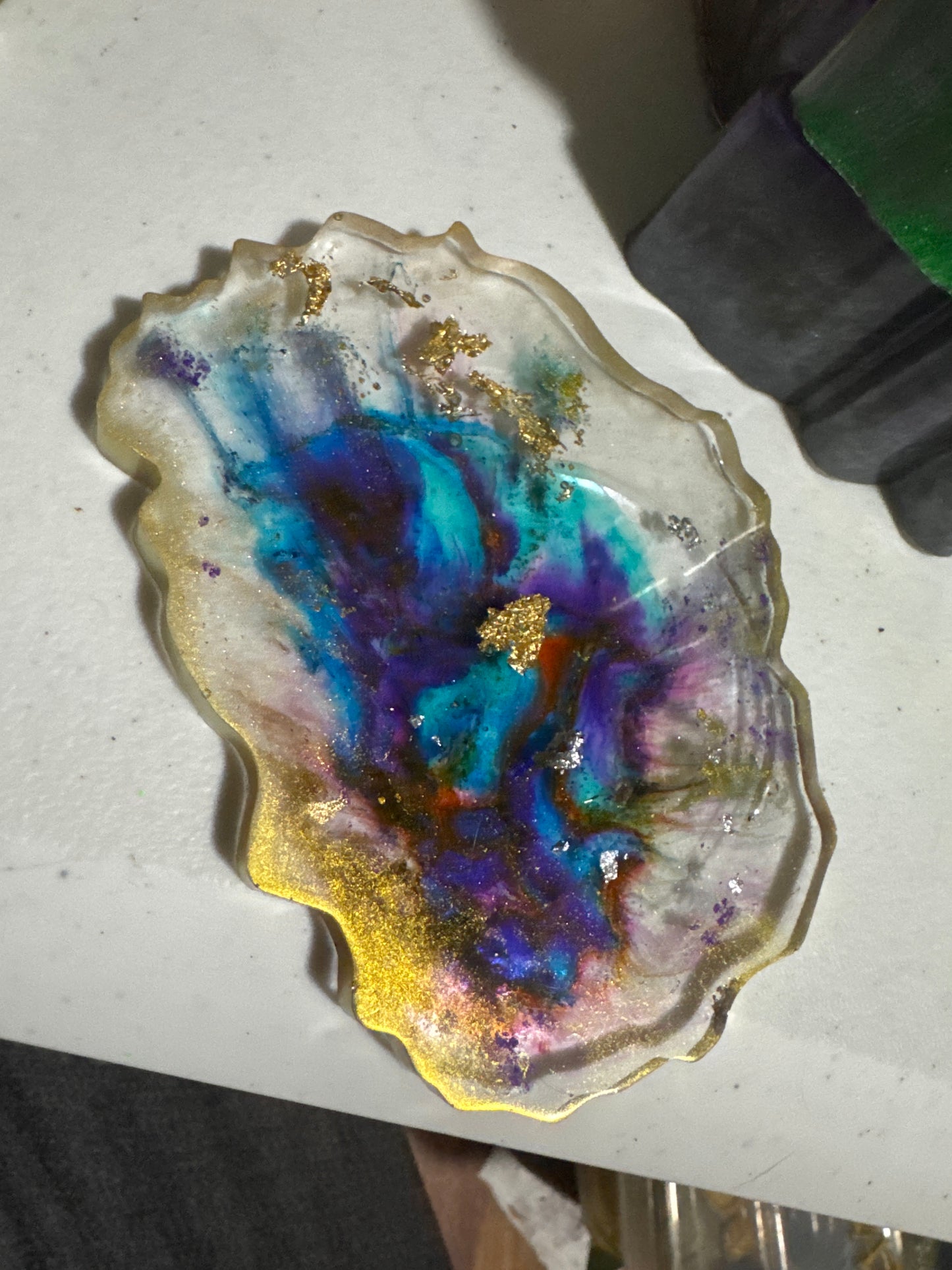 Resin slice